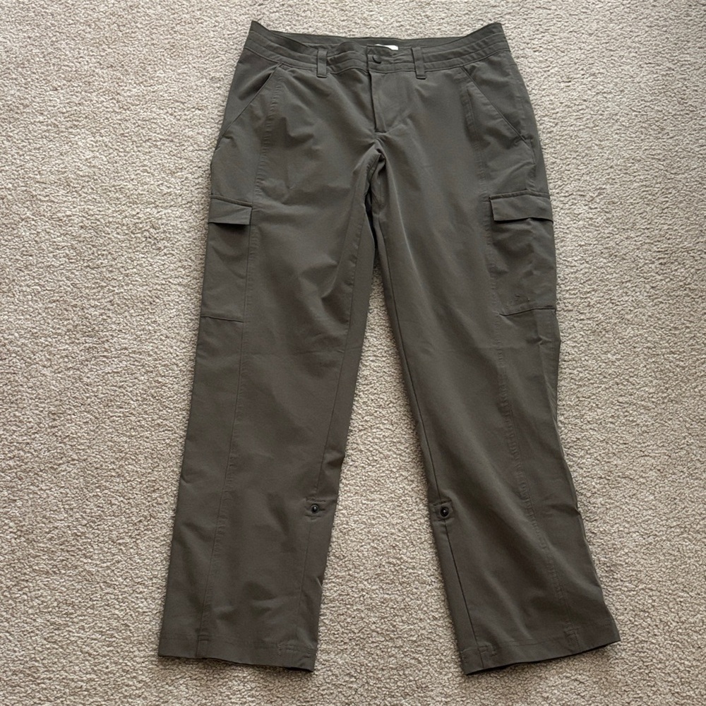 L.L Bean Cargo Pants in Olive Green size 8P